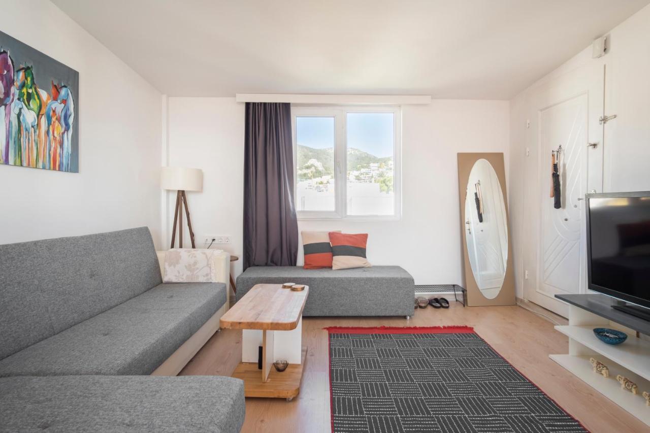Central, Cozy, 15 Min Walk To The Beach, Fast Wi-Fi, Free Parking, 4Ppl Bodrum Dış mekan fotoğraf