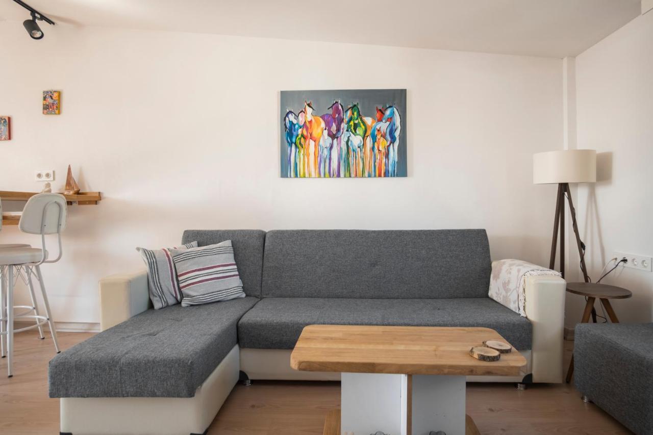 Central, Cozy, 15 Min Walk To The Beach, Fast Wi-Fi, Free Parking, 4Ppl Bodrum Dış mekan fotoğraf