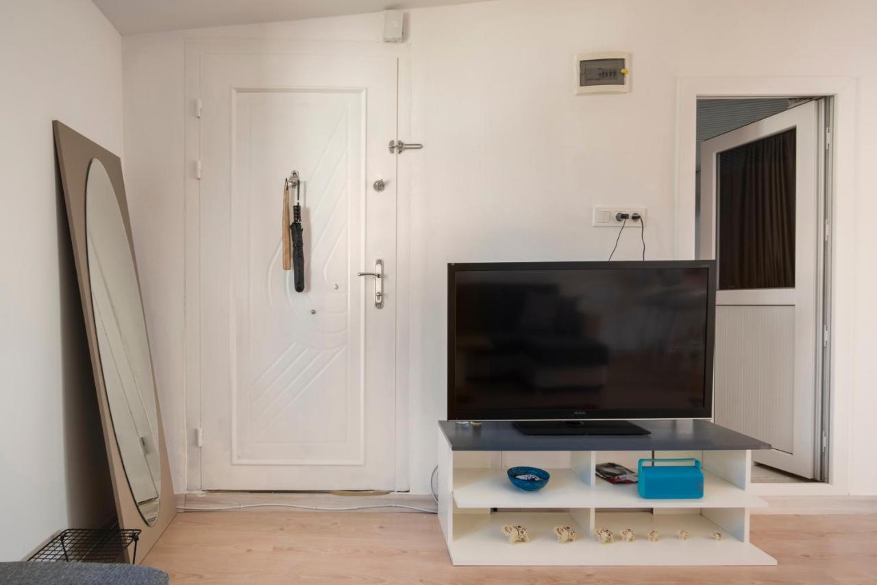 Central, Cozy, 15 Min Walk To The Beach, Fast Wi-Fi, Free Parking, 4Ppl Bodrum Dış mekan fotoğraf