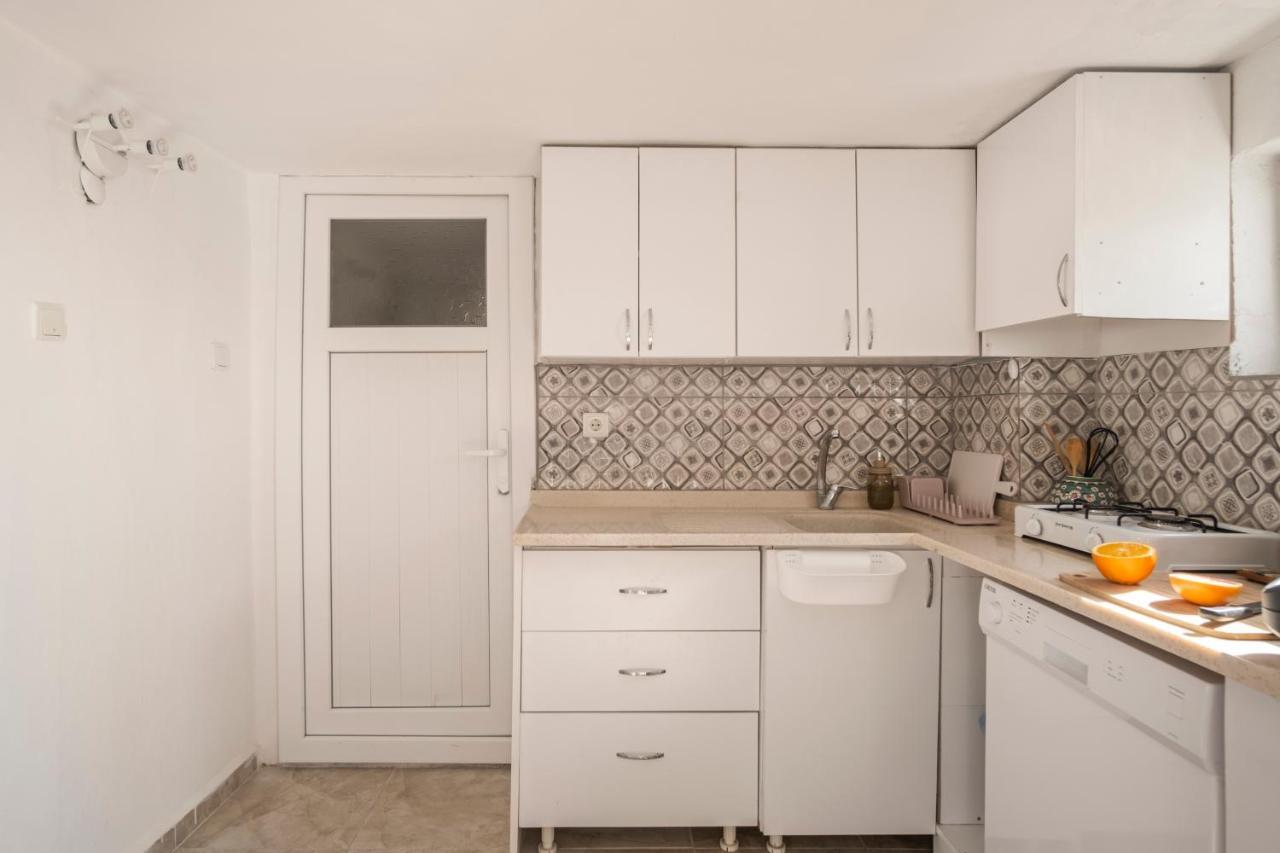 Central, Cozy, 15 Min Walk To The Beach, Fast Wi-Fi, Free Parking, 4Ppl Bodrum Dış mekan fotoğraf