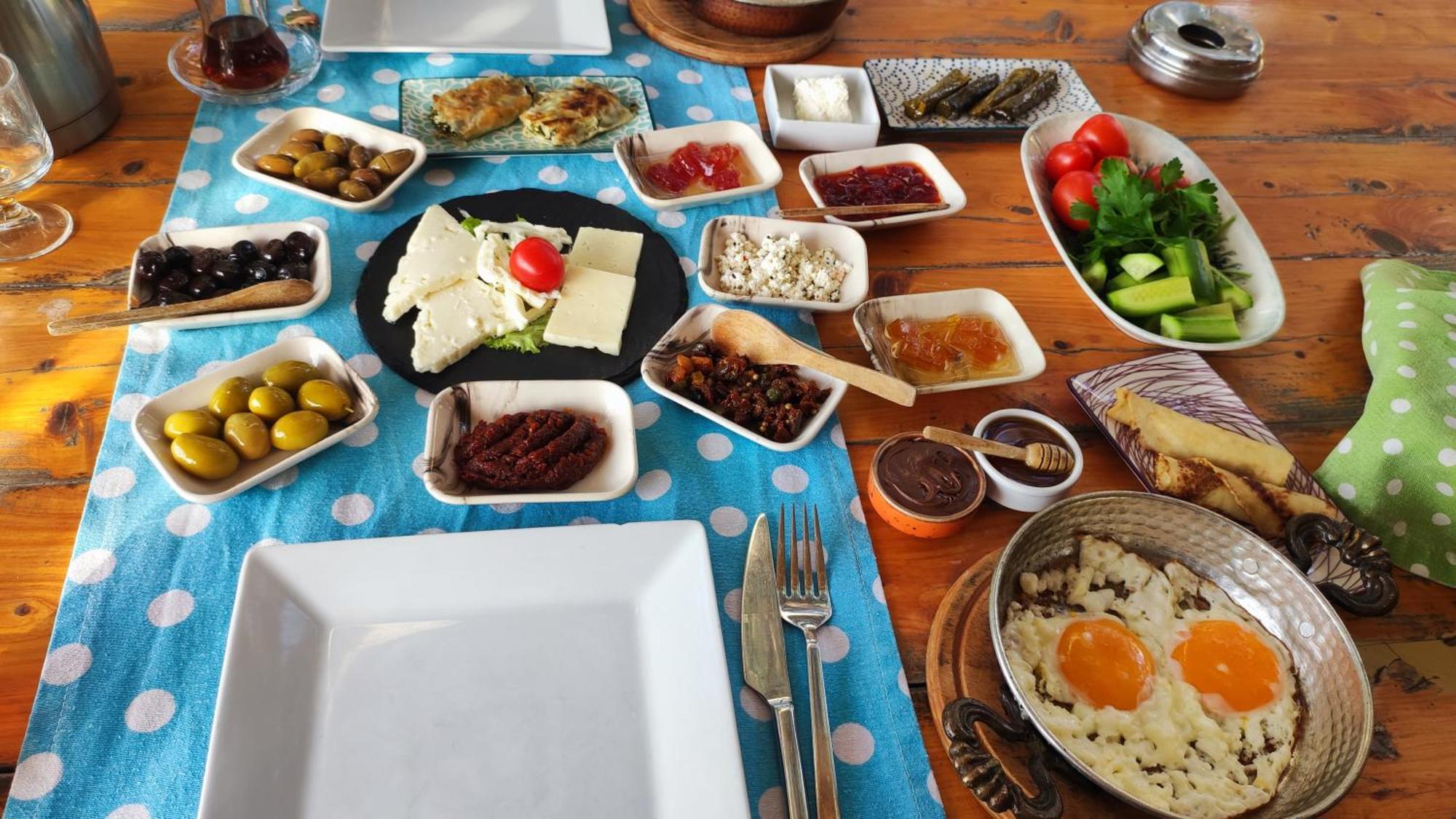 Central, Cozy, 15 Min Walk To The Beach, Fast Wi-Fi, Free Parking, 4Ppl Bodrum Dış mekan fotoğraf