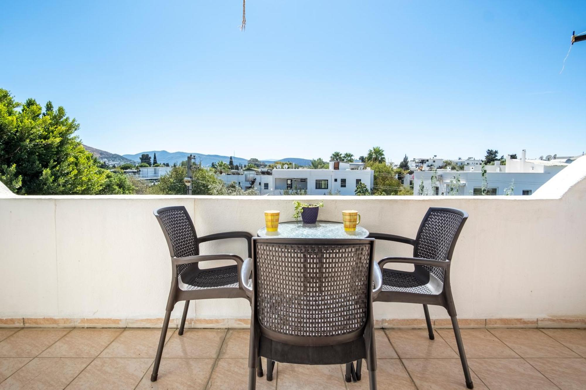 Central, Cozy, 15 Min Walk To The Beach, Fast Wi-Fi, Free Parking, 4Ppl Bodrum Dış mekan fotoğraf